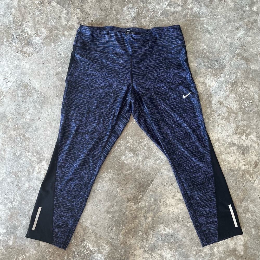 Nike Dri-FIT Black and Blue Cropped Leggings